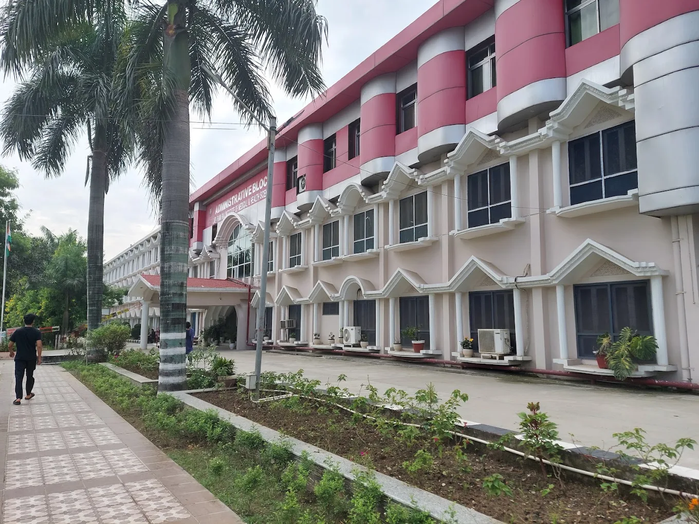 Shri Guru Ram Rai Institute of Medica & Health Sciences, Dehradun